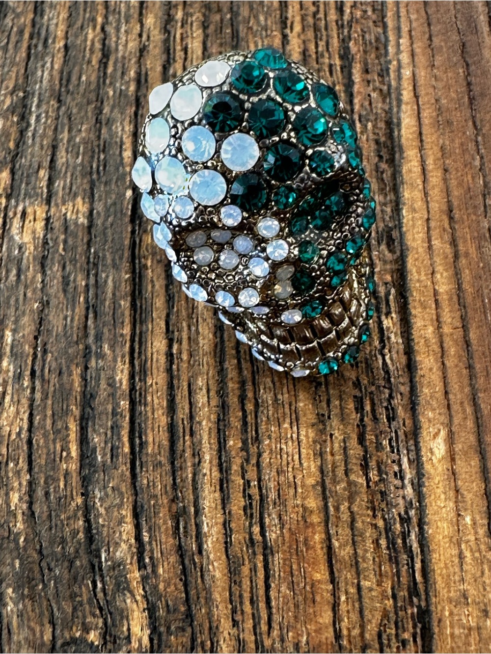 Crystal Skull Ring in White and Teal ring - Picture 6 of 6